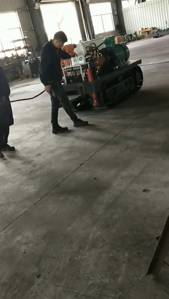 10噸煤礦鉆機(jī)底盤(pán)防爆電機(jī)液壓系統(tǒng)